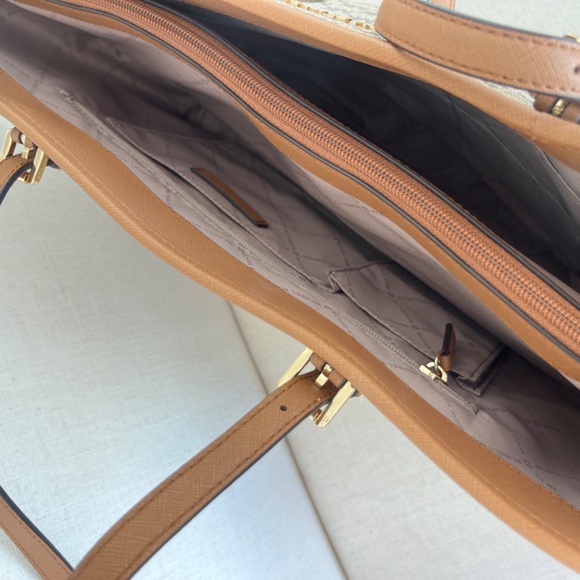 Michael Kors Laptop Bag - Picture 3 of 6